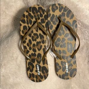 Old navy leopard flip flops size 10